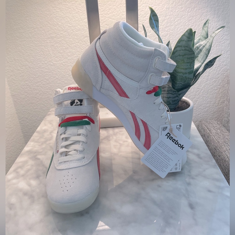 Women’s Reebok Freestyle High 'Human Rights Now! - Chalk Green' NWT Size 7